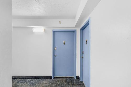 Updated Gulf Front Condo on the South End of Fort Myers Beach! condo - image 3