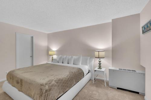 Sunset Boulevard Apartments - image 5