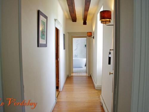 Chambres d'hotes elegantes a La Menitre avec piscine chauffee et wifi - FR-1-622-115 in La Ménitré
