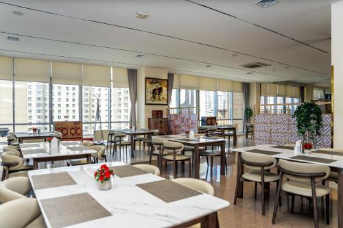 מסעדה, Ramada by Wyndham Ulaanbaatar Citycenter in אולן בטור