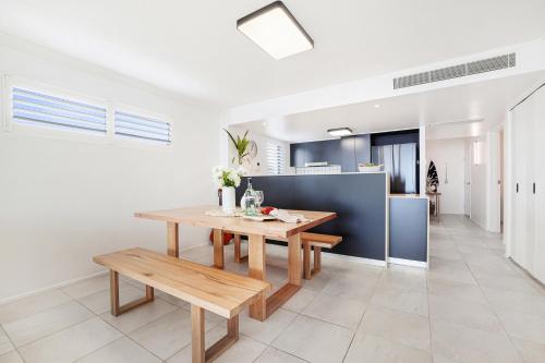 Dwell 23, Oceanfront Apartment, Bargara (foto 5)