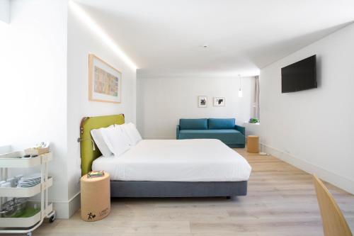Ascensor da Bica - Lisbon Serviced Apartments - image 12