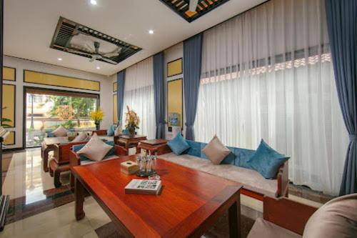 Royal Hotel & Spa Bắc Ninh - 공용 라운지/TV 시청 구역
