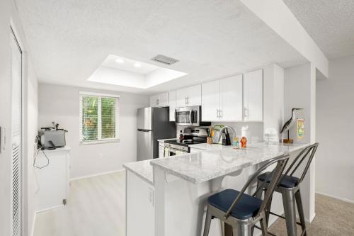 Modern Condo on the lake Oldsmar FL in โอลด์สมาร์ (FL)