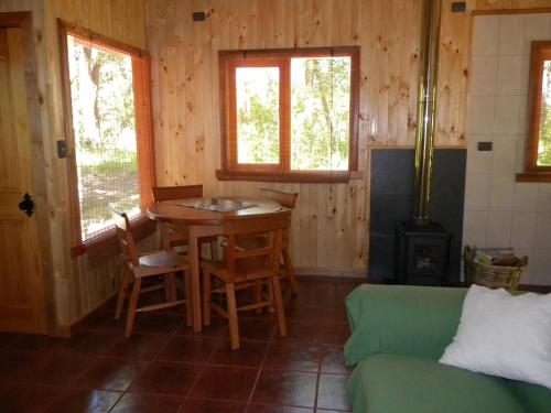 2 bedrooms, 3 beds