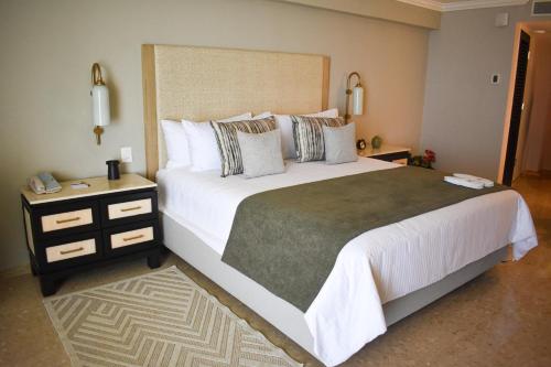 Princesa Loft Ocean View King room in Princess Mundo Imperial Riviera Diamante Acapulco