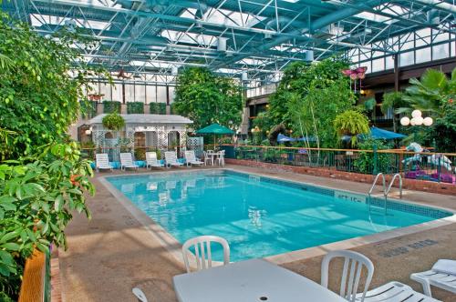 Best Western Plus Cairn Croft Hotel in Niagara Falls, Canada