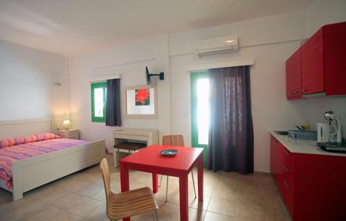  Kastellos Apartments Sikinos in Alopronia