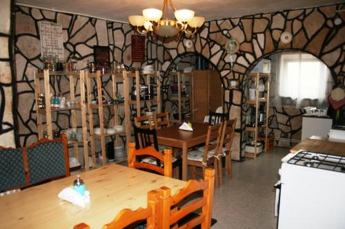 Konyha, Fontana Vendeghaz in Tát