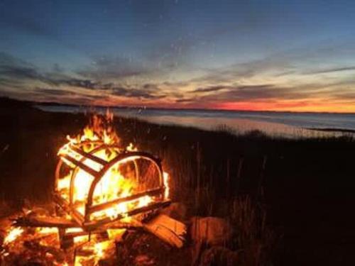 Coastal Charm Beach Nearby - Chalet Poirier in Avromezona (QC)