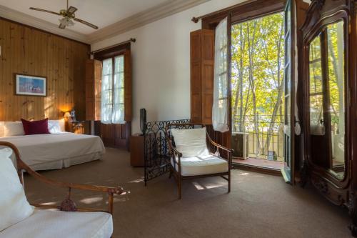 Bad, Don Antonio Posada in Colonia del Sacramento