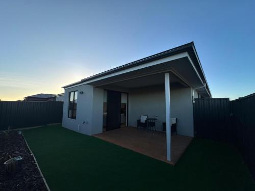 Connecting Palms - Bevridge- Disability Friendly Holiday Home! in Mickleham