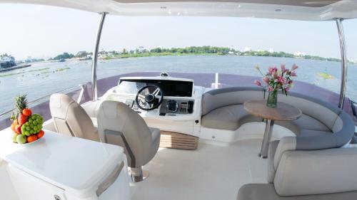 Saigon Luxury Private Yacht Prestige 590 - 전망