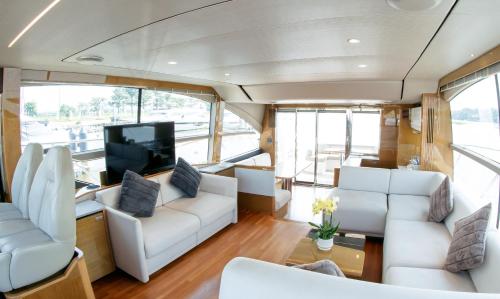 Saigon Luxury Private Yacht Prestige 590 - 편의 시설/서비스