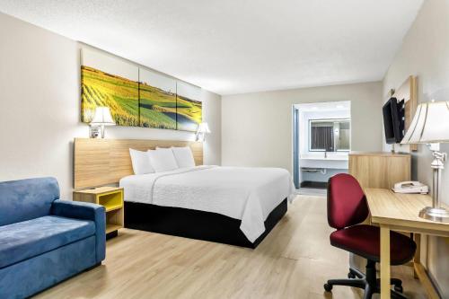 Days Inn by Wyndham Salina South - image 2