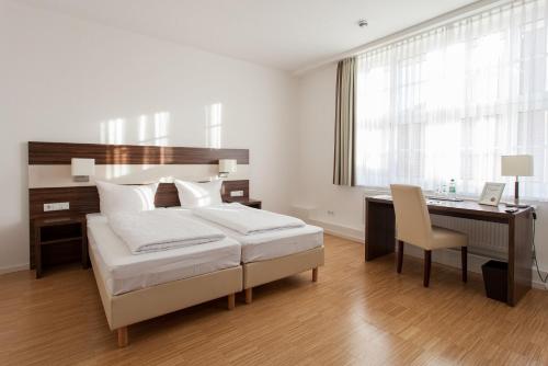 1 queen bed