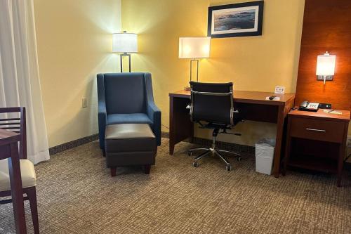 Comfort Inn Monterey Peninsula Airport - image 10