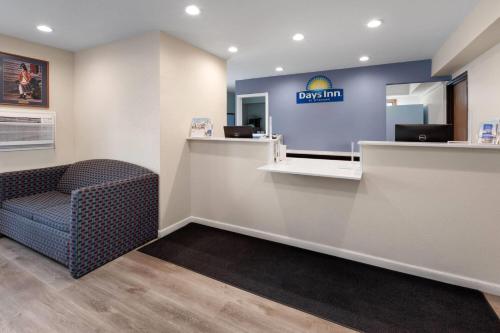 Rodeway Inn & Suites Mackinaw City – Bridgeview - image 3