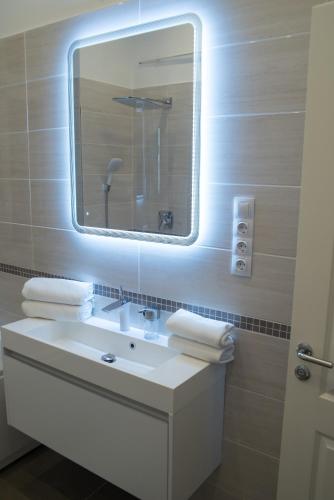 Anna Apartment - image 5