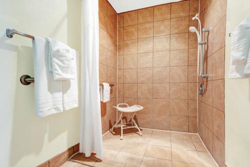Go2 Inn & Suites By Relianse -Albuquerque thumb 3