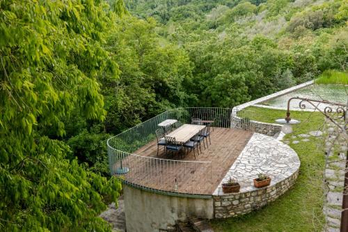 Dārzs, Respiro Umbria, 1500s Villa with Unique Biopool in Strettura