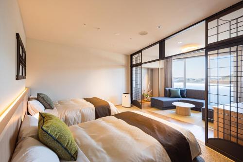 Twin room with Tatami Area