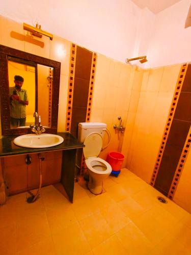 Deluxe Double Room with Balcony image 1