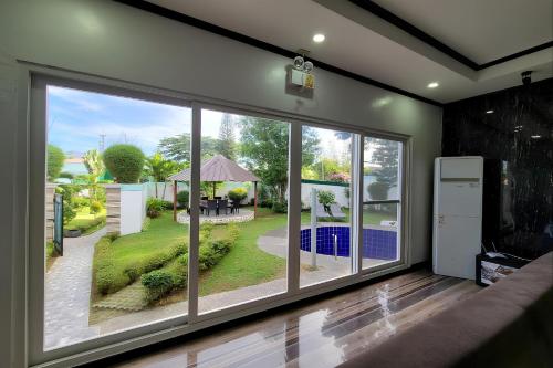Jewelry Resort and Villas Tagaytay - 전망
