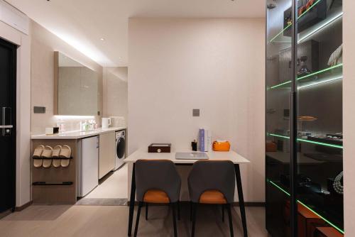 Kitchen, The Bund River View Prelude Apartment near 1933 Old Millfun
