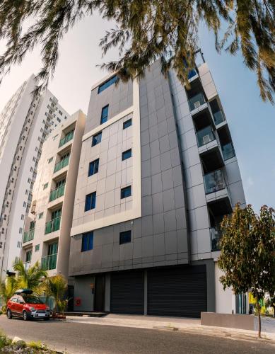 Lazzlla1BR Beachfront Oceanfront Apartment in มาเลซิตี้ แอนด์ แอร์พอร์ต