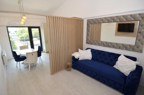 One-Bedroom Apartment image 2