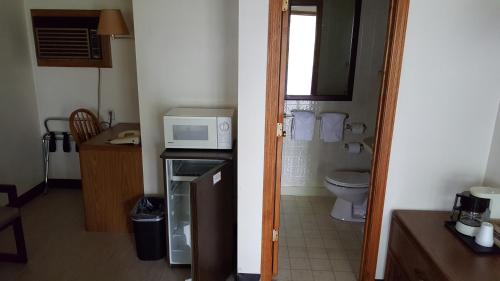 Budget Host Inn