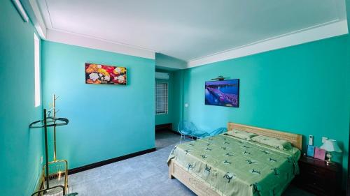 Standard King Room image 10