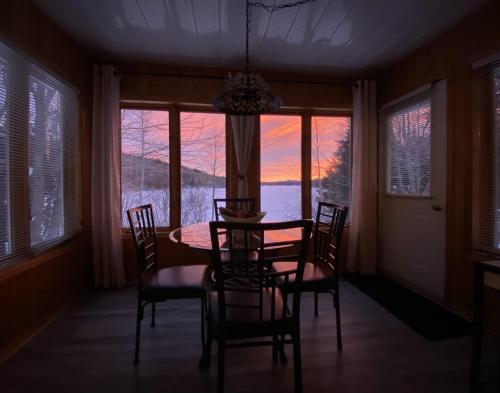 Bord de lac - Chalet du Bonheur in Amherst (QC)