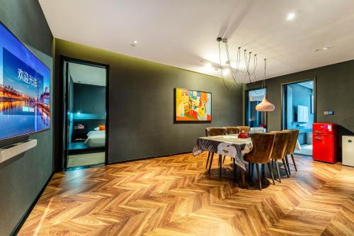 Hidden Art Designer Hotel & Suites -Expansive 2&3-Bedroom Gathering Suites - Near Xi'an Drum Tower & in South Gate