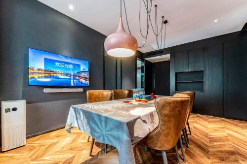 Hidden Art Designer Hotel & Suites -Expansive 2&3-Bedroom Gathering Suites - Near Xi'an Drum Tower & in South Gate