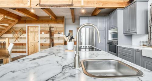 Spa and Mountain - Chalet du Verseau in Saint-Damien (QC)