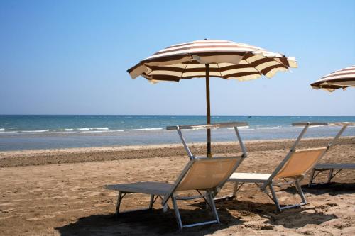Beach, GFH - Hotel Sole Resort & Spa in Fano