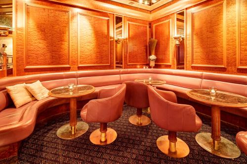 ผับ/เลาจน์, Hotel Winkelried am See in ชตันส์ชตัด