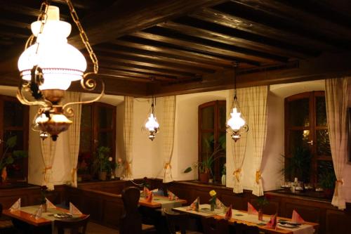Landgasthof Hotel Zum Roß Dorfgütingen (Landgasthof Hotel Zum Roß Dorfgutingen) in Wörnitz