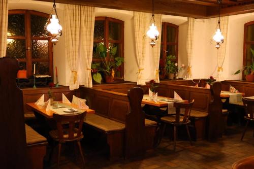 Landgasthof Hotel Zum Roß Dorfgütingen (Landgasthof Hotel Zum Roß Dorfgutingen) in Wörnitz
