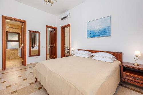 Villa with Private Pool image 4
