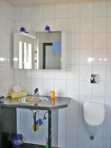 Bathroom, Ferienwohnung beim Steinmetzmeister im Quarzwerk in Lautertal (Odenwald)