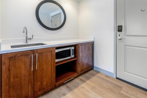 Hampton Inn & Suites Silverthorne - image 8