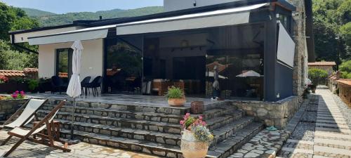 Villa Obednikovski in Konsko