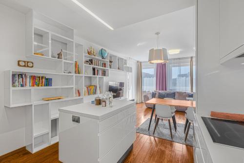 Cosy large apartment, 2 bedrooms, 2x Free Parking, PVA EXPO Prague, Прага (фото 3)