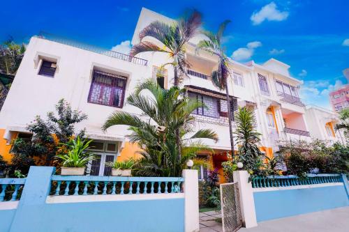 vhod, Townhouse Miramar View Point in Goa
