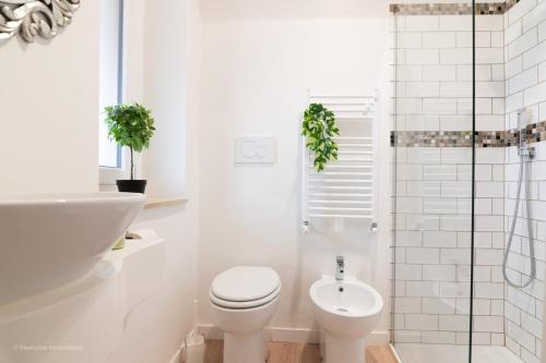 Single Room with Balcony image 10