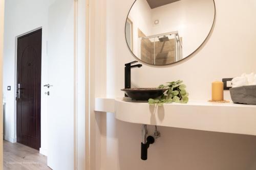 Double Room with Balcony image 10