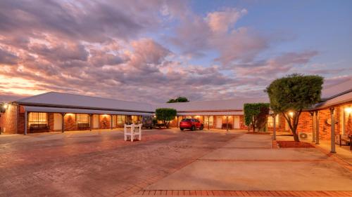 Country Gardens Motor Inn in Cowra